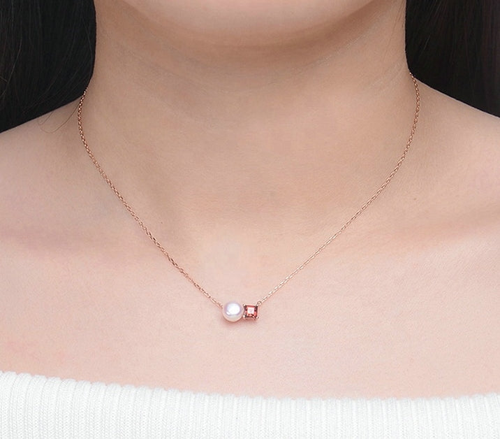 Indi Classic Pearl & Garnet Necklace